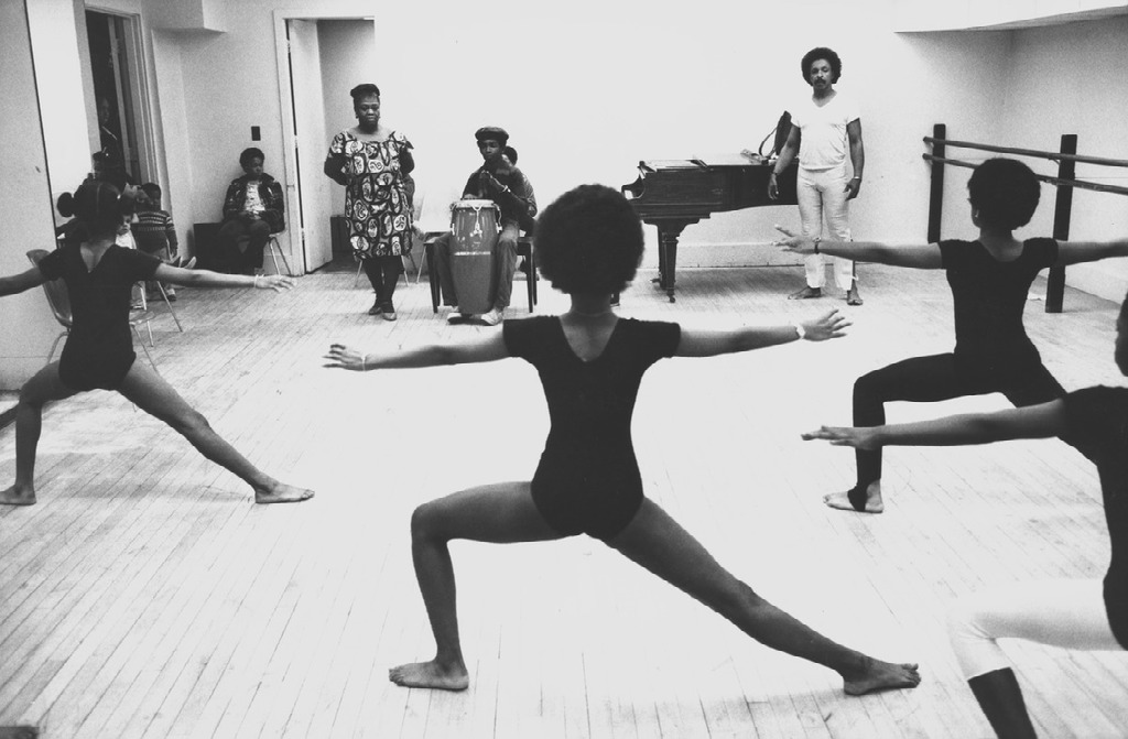 Elma Lewis watching ballet students