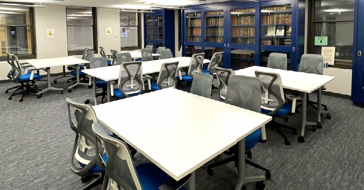 Iwasaki Library Room