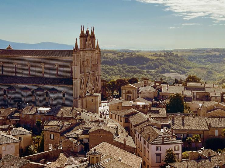 Sprawling landscape of the stone buildings of Orvieto