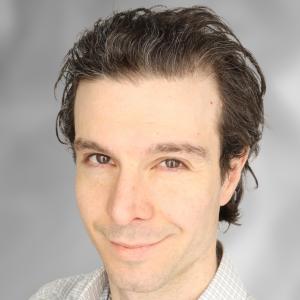 headshot of Peter Medeiros