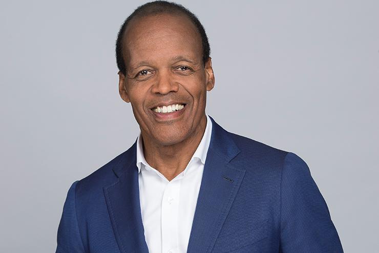 Headshot of Lee Pelton