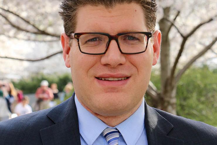 Headshot of Vincent Raynauld