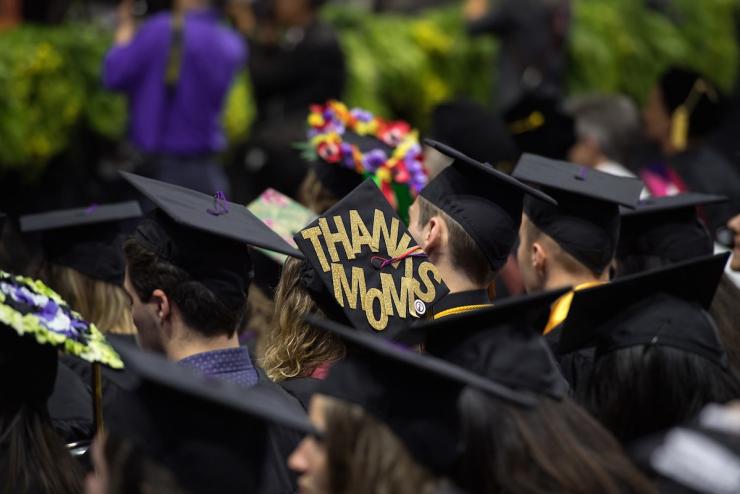 A graduation cap saying "Thanks Mom"