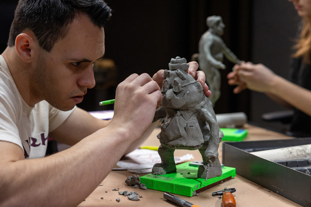 Michael Greene sculpts Wadsworth