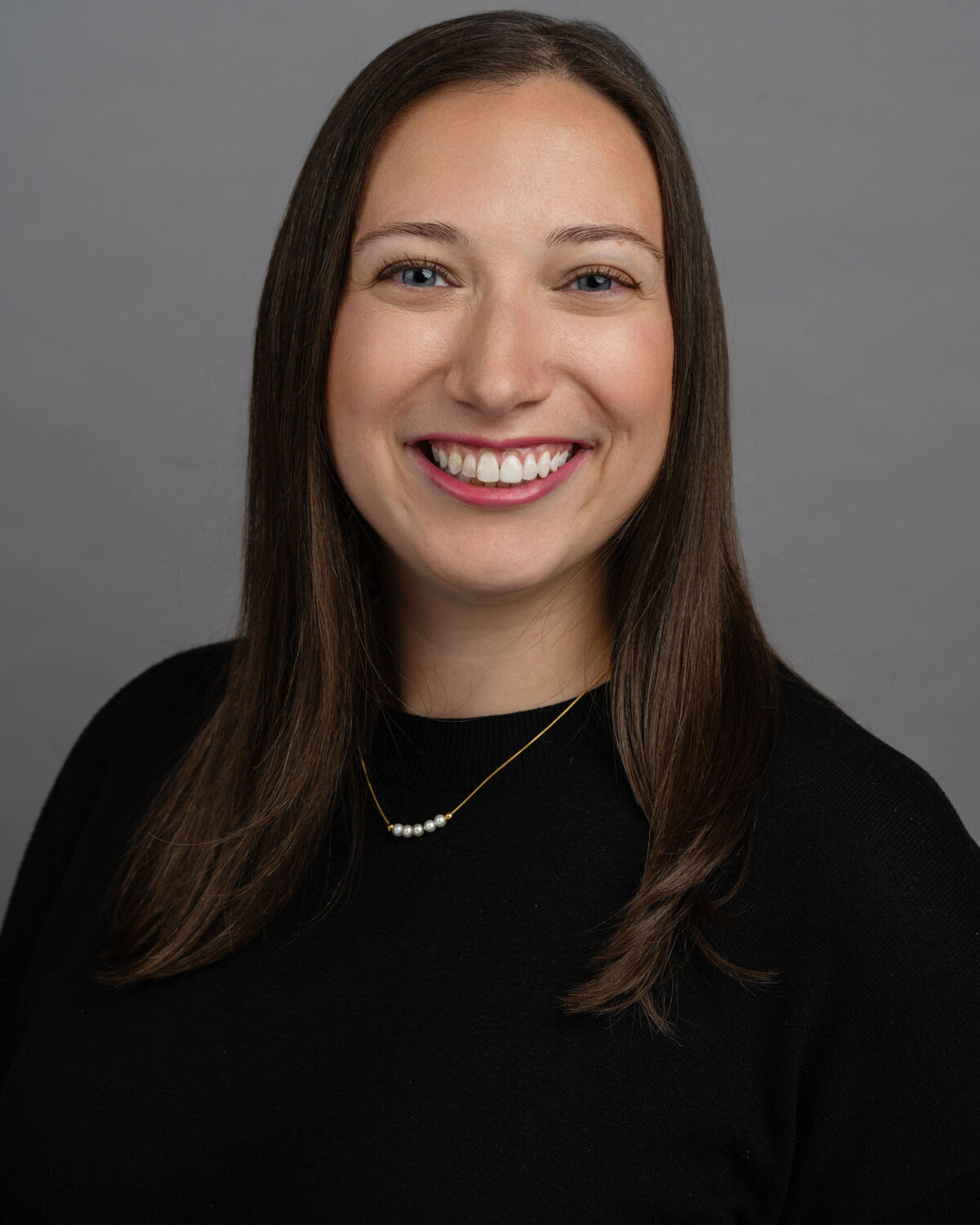 Alyssa Barzach Headshot