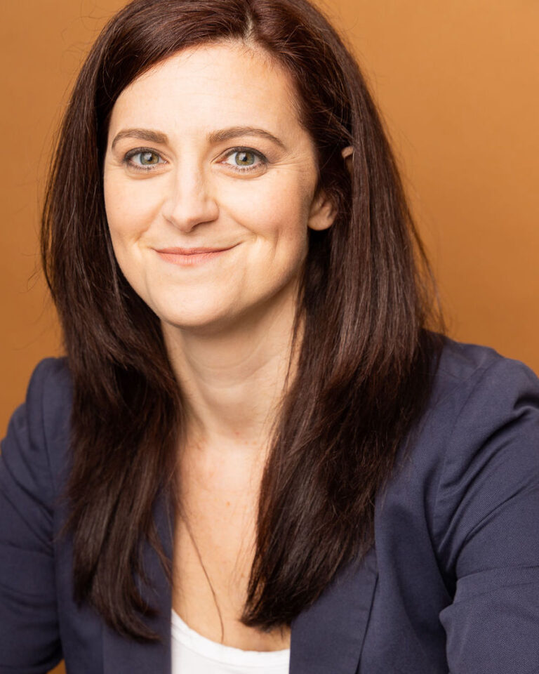Erin Schwall Headshot