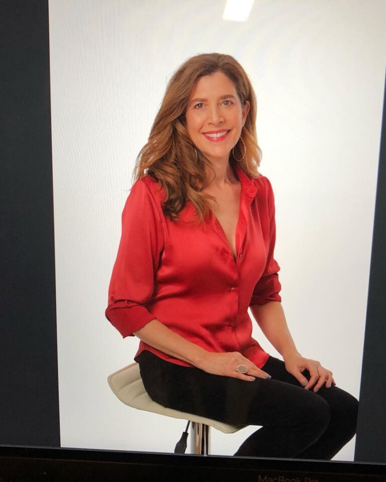 Deborah Vankin Headshot