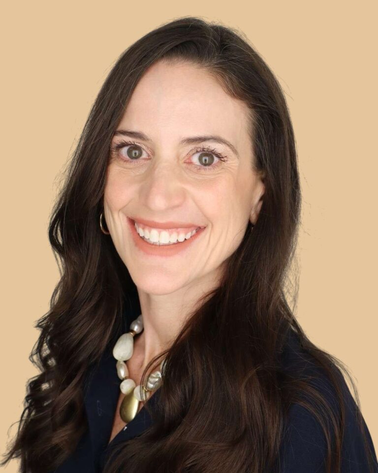 JoAnn Wislocki Headshot