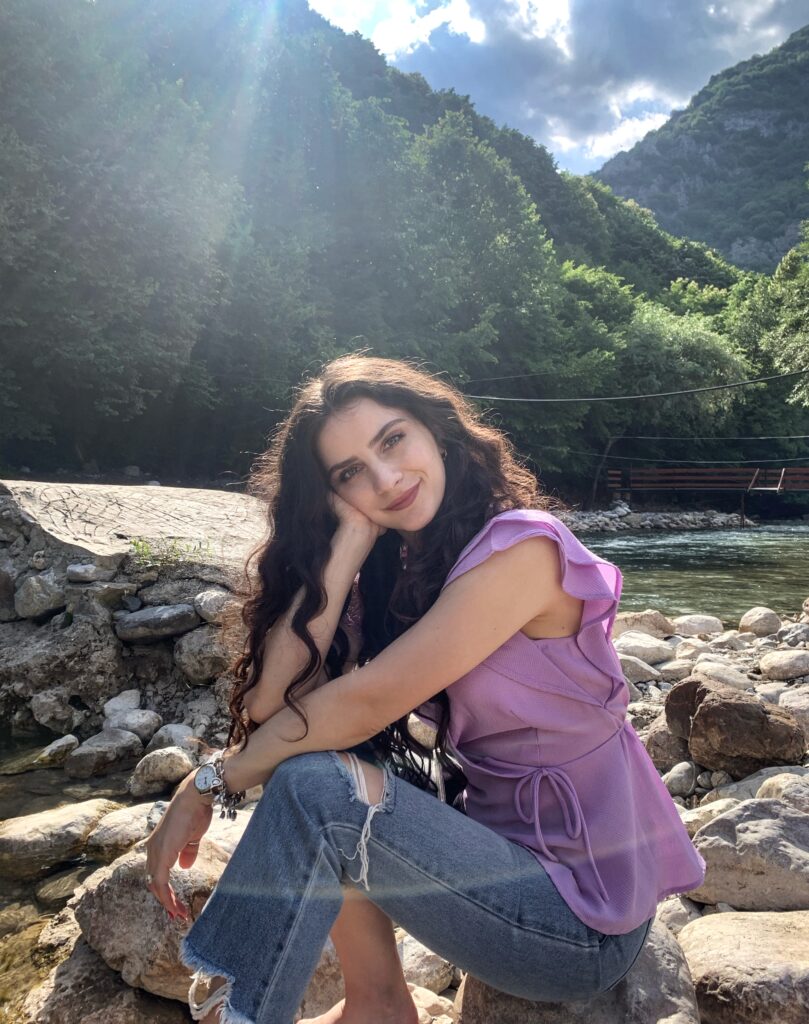 Elona Meziu Ribari