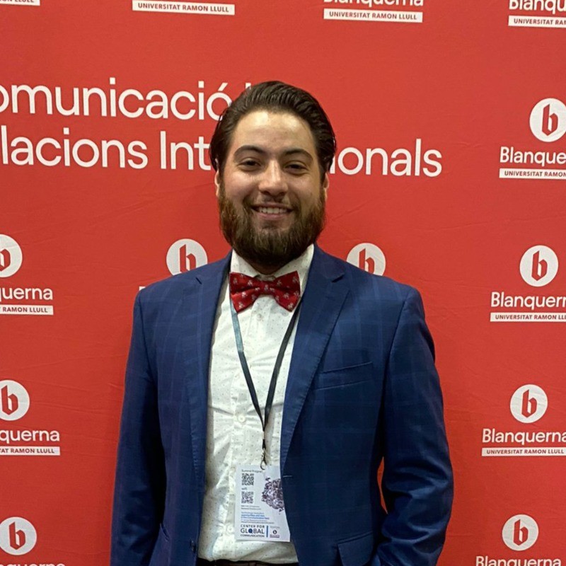 Headshot of graduate student Sergio Nogueira 