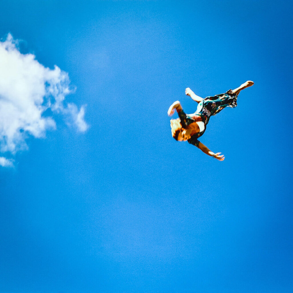 Mam Smith freefalling