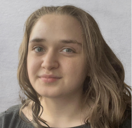 Julia Diaz-Young headshot