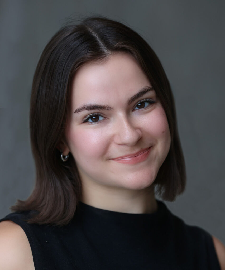 Caroline Larangeira head shot